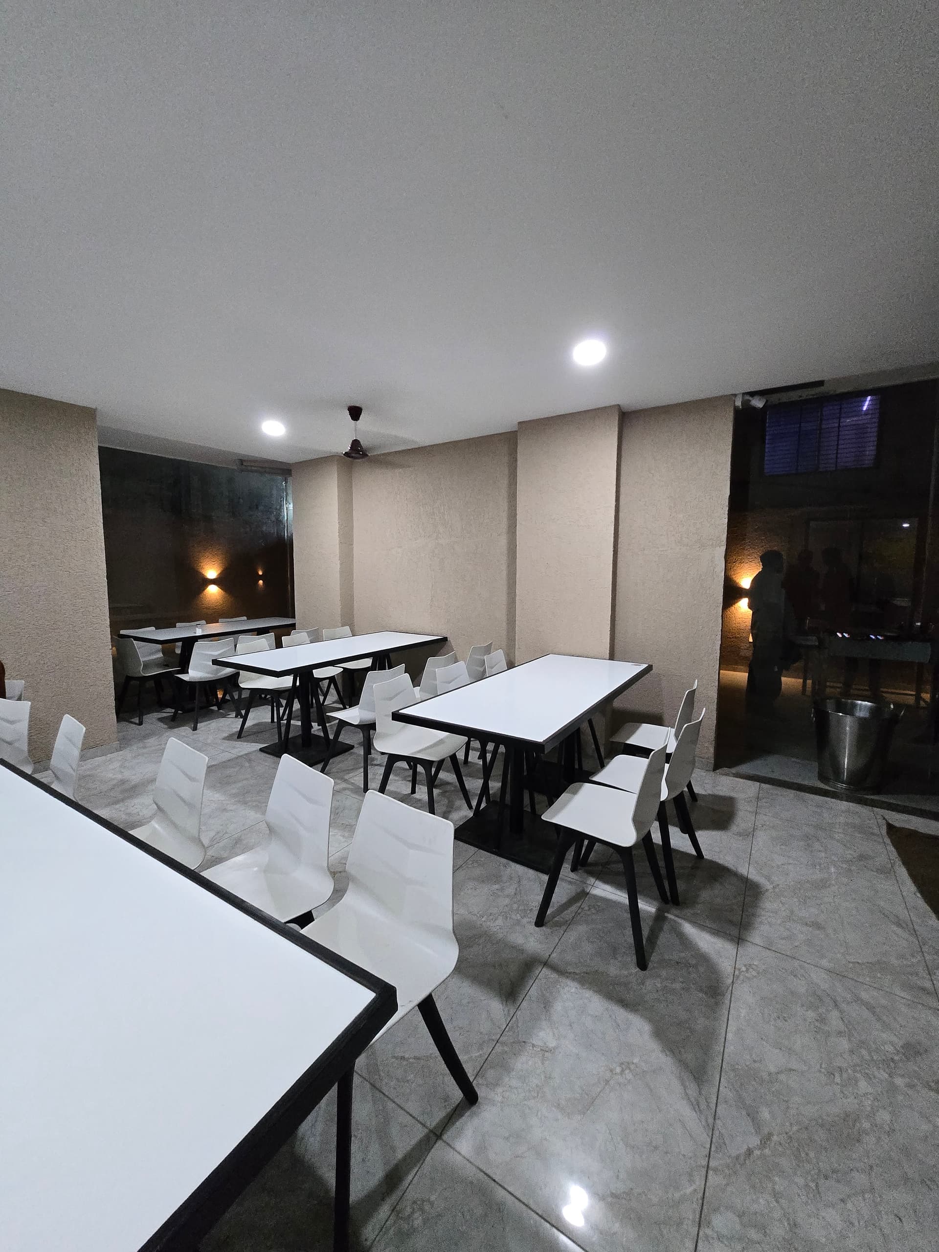 Dining hall and mess at Mansarovar Girls PG serving pure vegetarian Jain food, Navrangpura